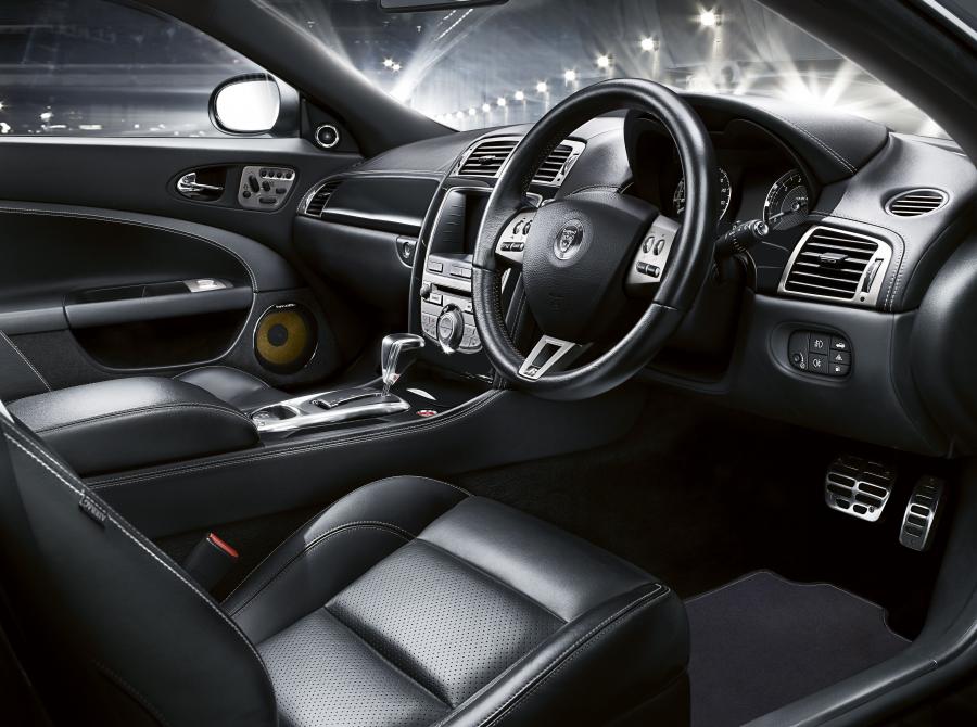  Jaguar XK 60 Years 2009 года  (фото 8 из 21)